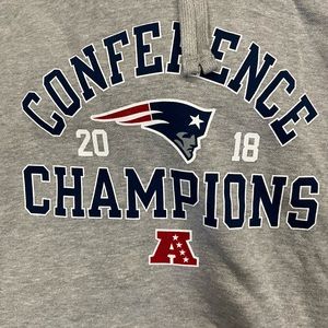 Grey New England Patriots sweatshirt